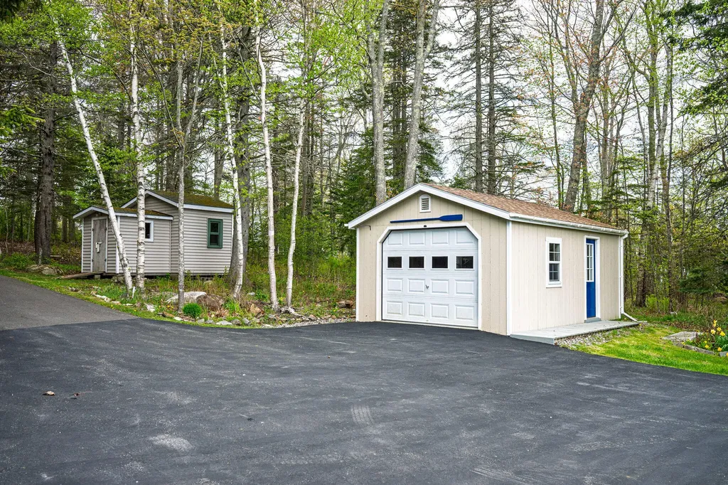 1 Mussel Ridge Lane Owls Head ME 04854