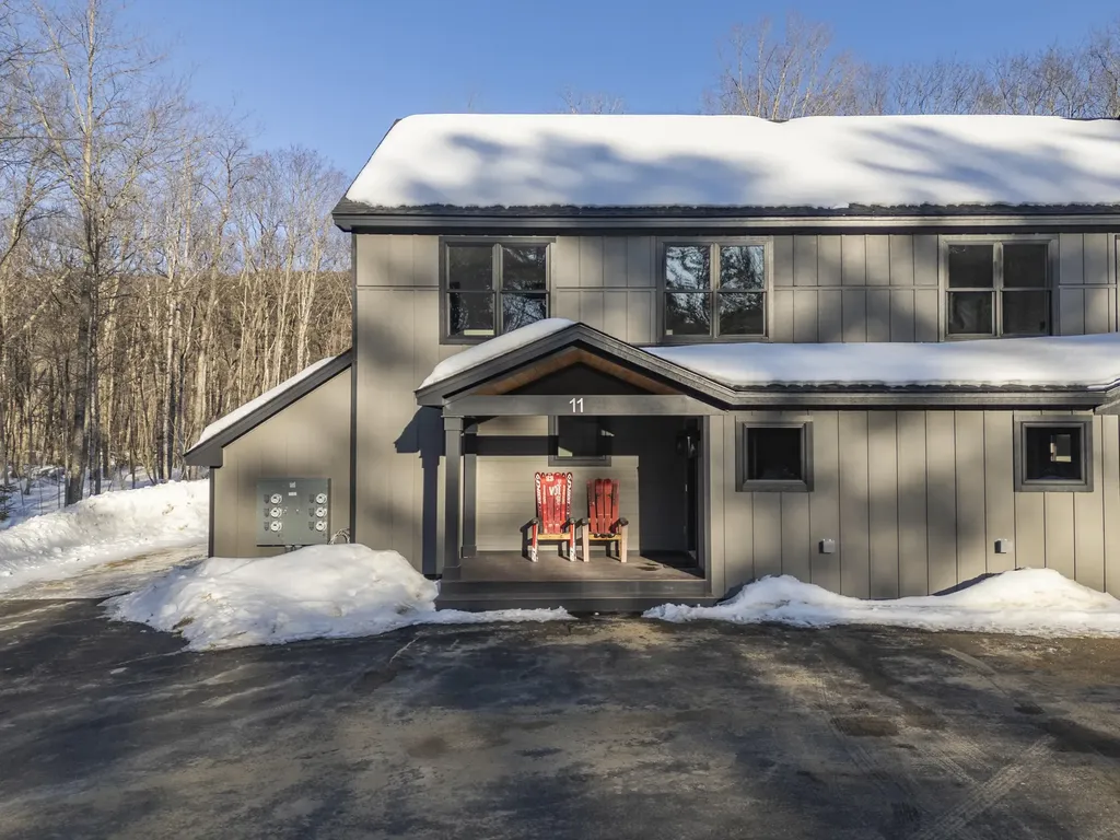 11 Lodgepole Lane Newry ME 04261
