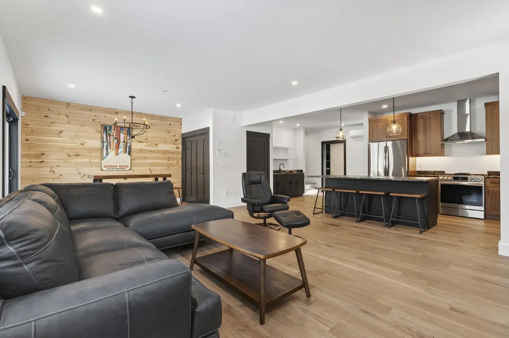 11 Lodgepole Lane Newry ME 04261