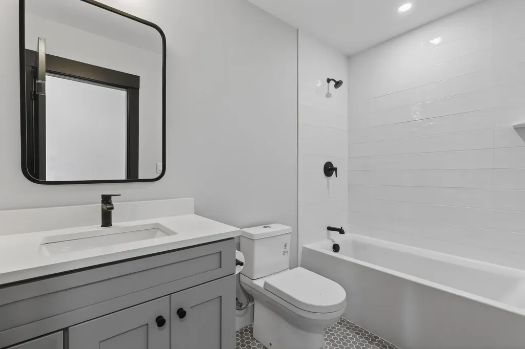 11 Lodgepole Lane Newry ME 04261
