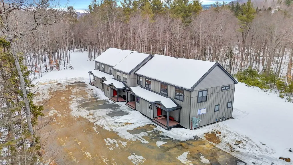 11 Lodgepole Lane Newry ME 04261