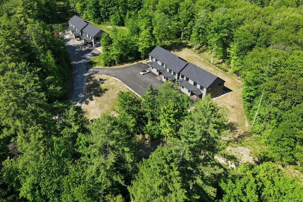 11 Lodgepole Lane Newry ME 04261