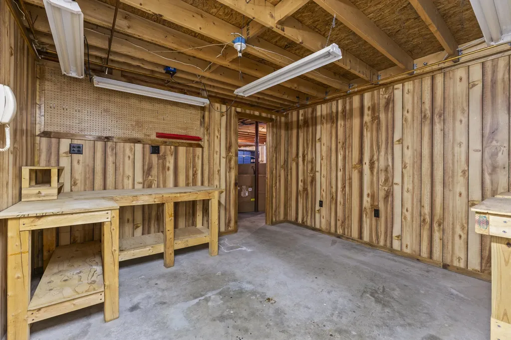 80 Townsend Road Hebron ME 04238