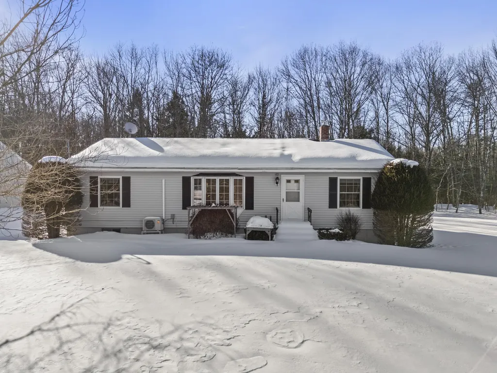 80 Townsend Road Hebron ME 04238