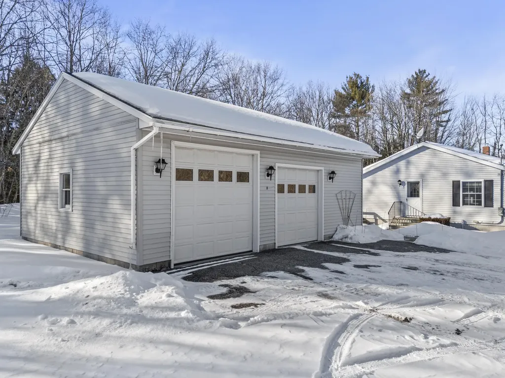 80 Townsend Road Hebron ME 04238
