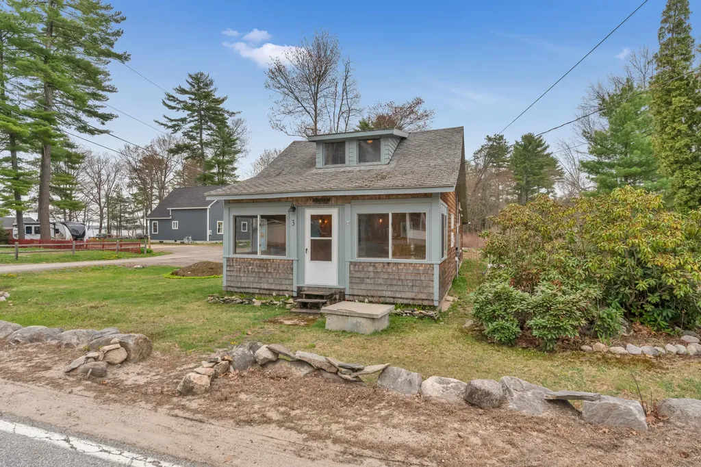 3 Meadow Lane Standish ME 04084