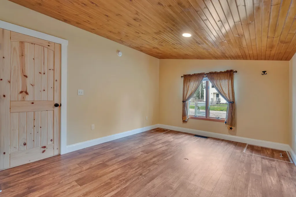 3 Meadow Lane Standish ME 04084