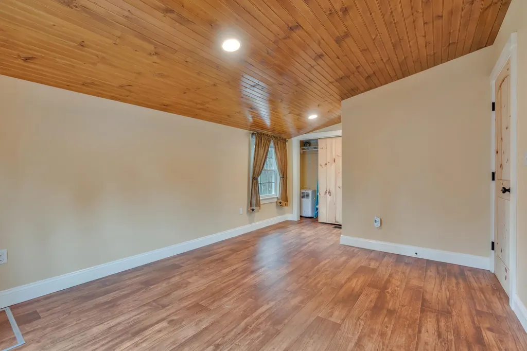 3 Meadow Lane Standish ME 04084