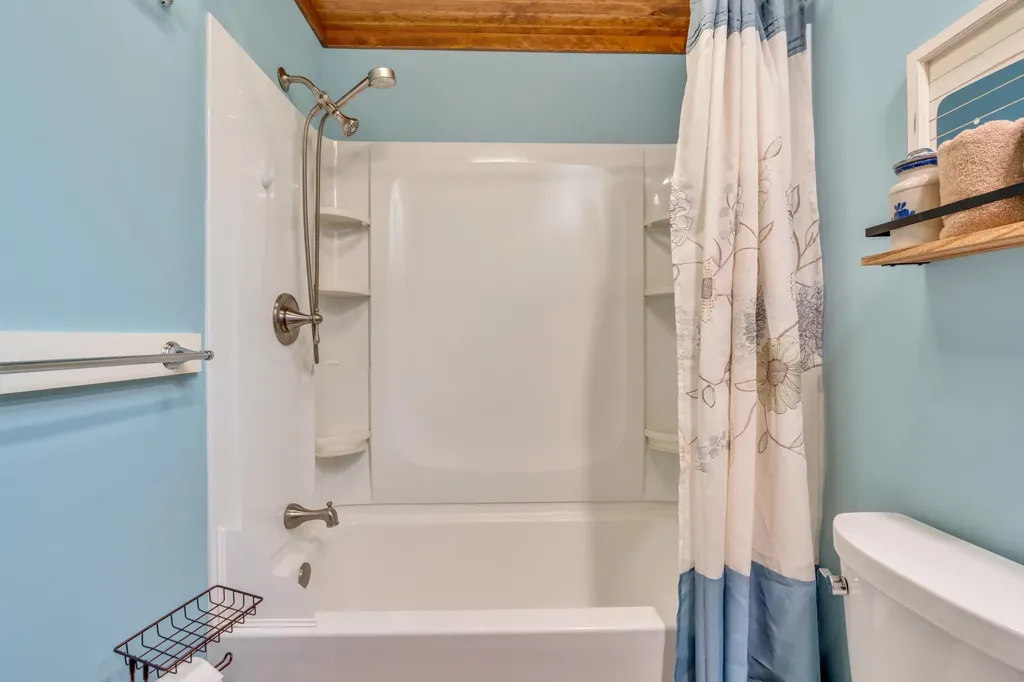 3 Meadow Lane Standish ME 04084
