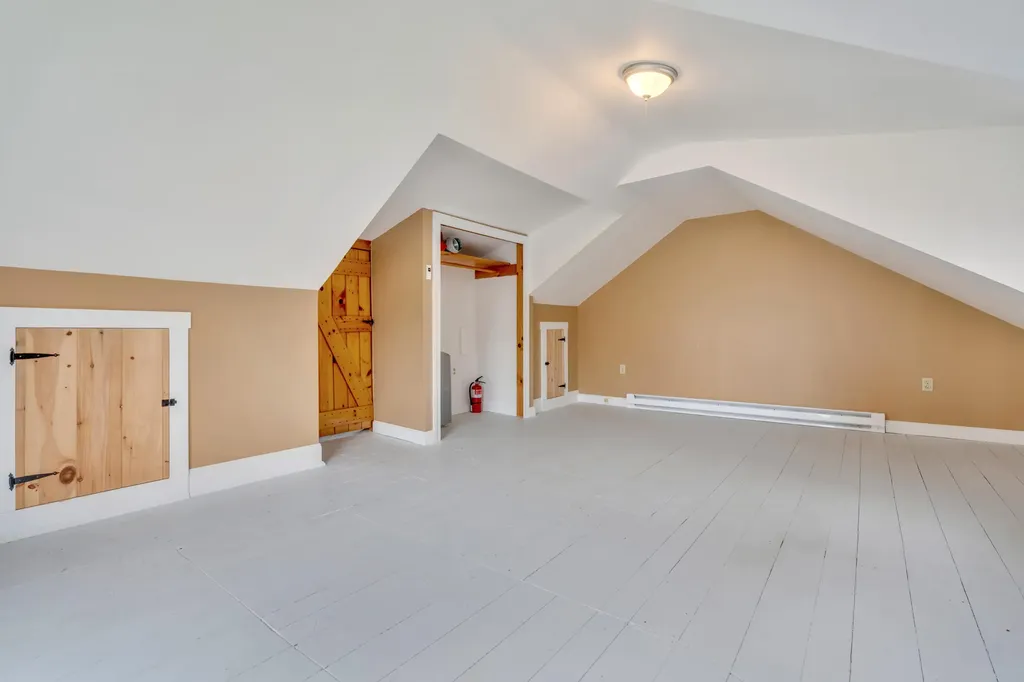 3 Meadow Lane Standish ME 04084