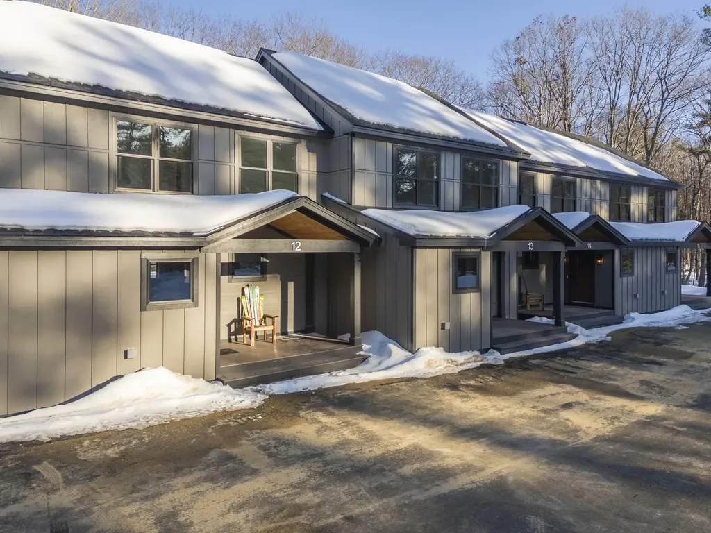 12 Lodgepole Lane Newry ME 04261