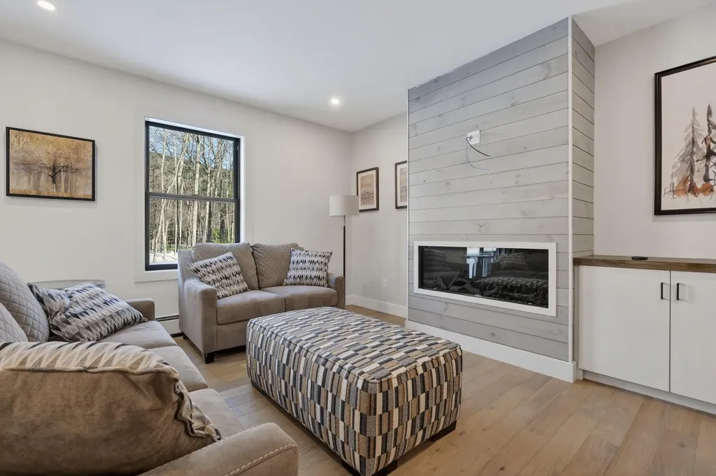 12 Lodgepole Lane Newry ME 04261