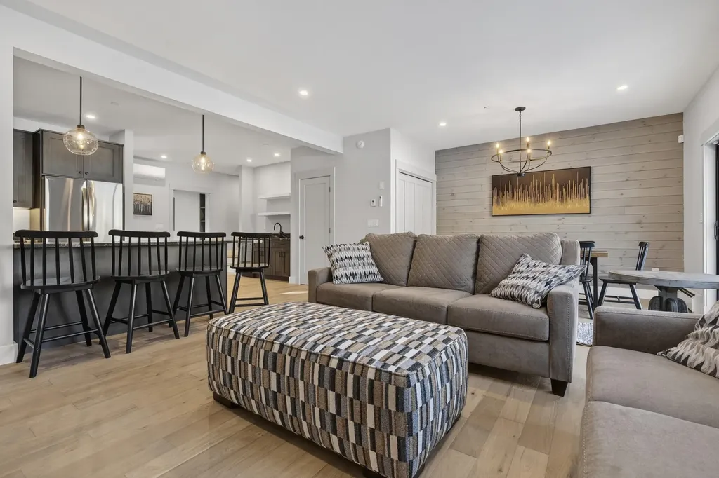 12 Lodgepole Lane Newry ME 04261