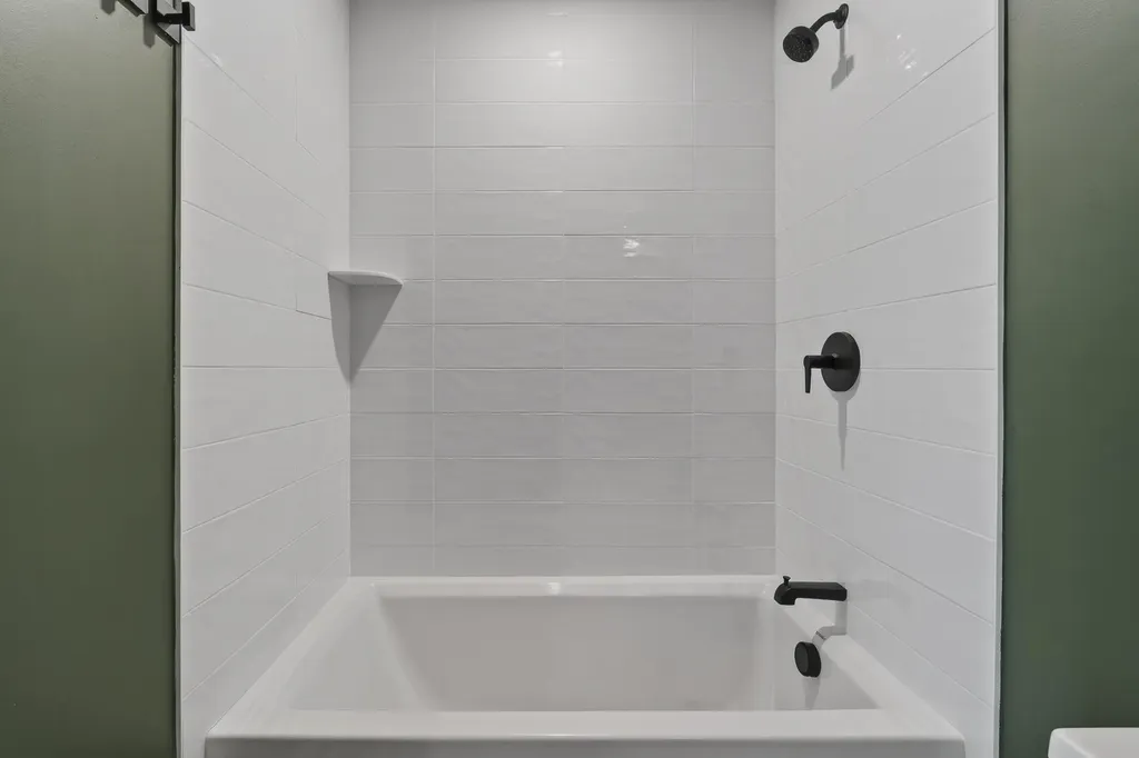 12 Lodgepole Lane Newry ME 04261