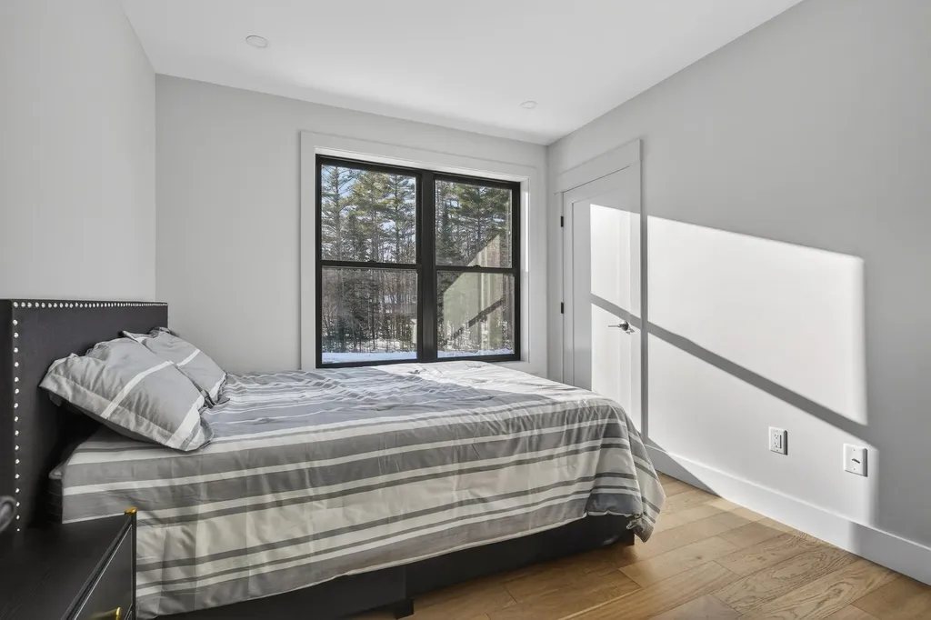 12 Lodgepole Lane Newry ME 04261