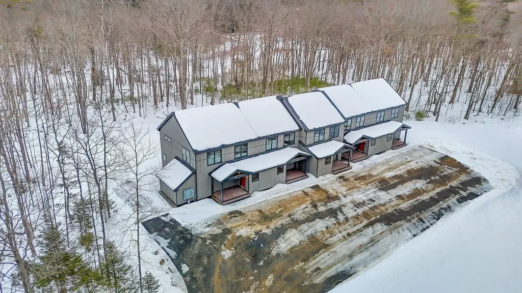 12 Lodgepole Lane Newry ME 04261