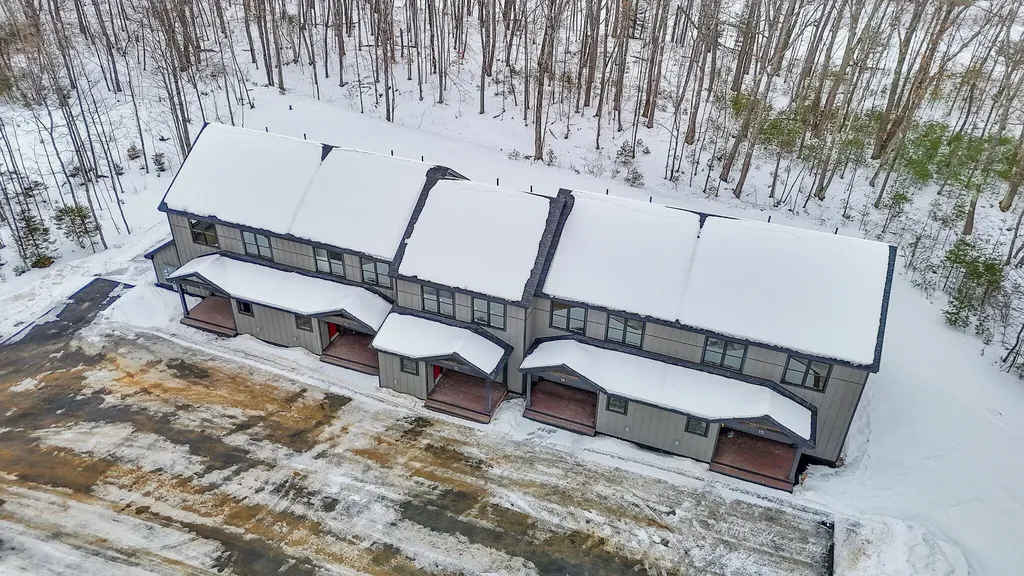 12 Lodgepole Lane Newry ME 04261