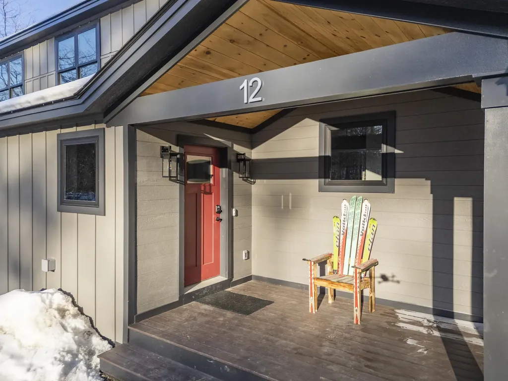 12 Lodgepole Lane Newry ME 04261