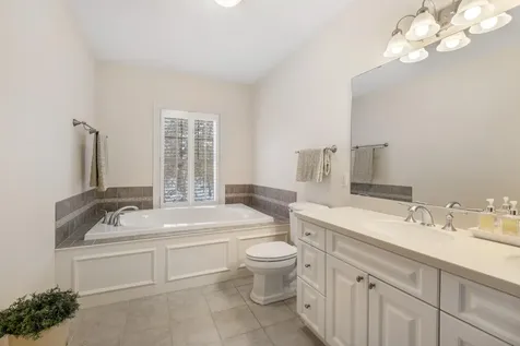 100 Shepard's Cove Road Kittery ME 03904