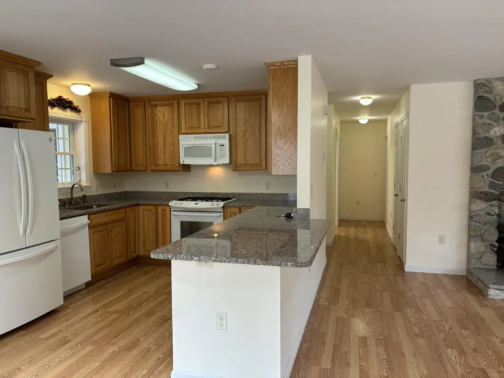 26 Old Nutt Farm Road Rockport ME 04856