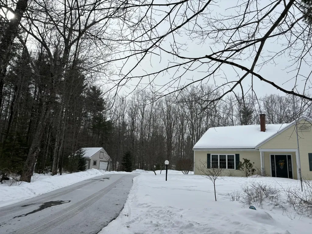 26 Old Nutt Farm Road Rockport ME 04856