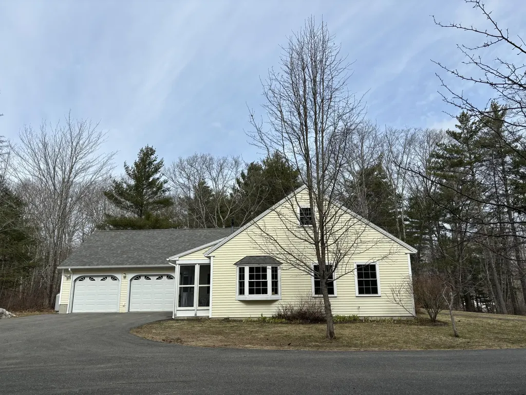 26 Old Nutt Farm Road Rockport ME 04856