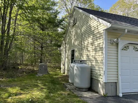 26 Old Nutt Farm Road Rockport ME 04856