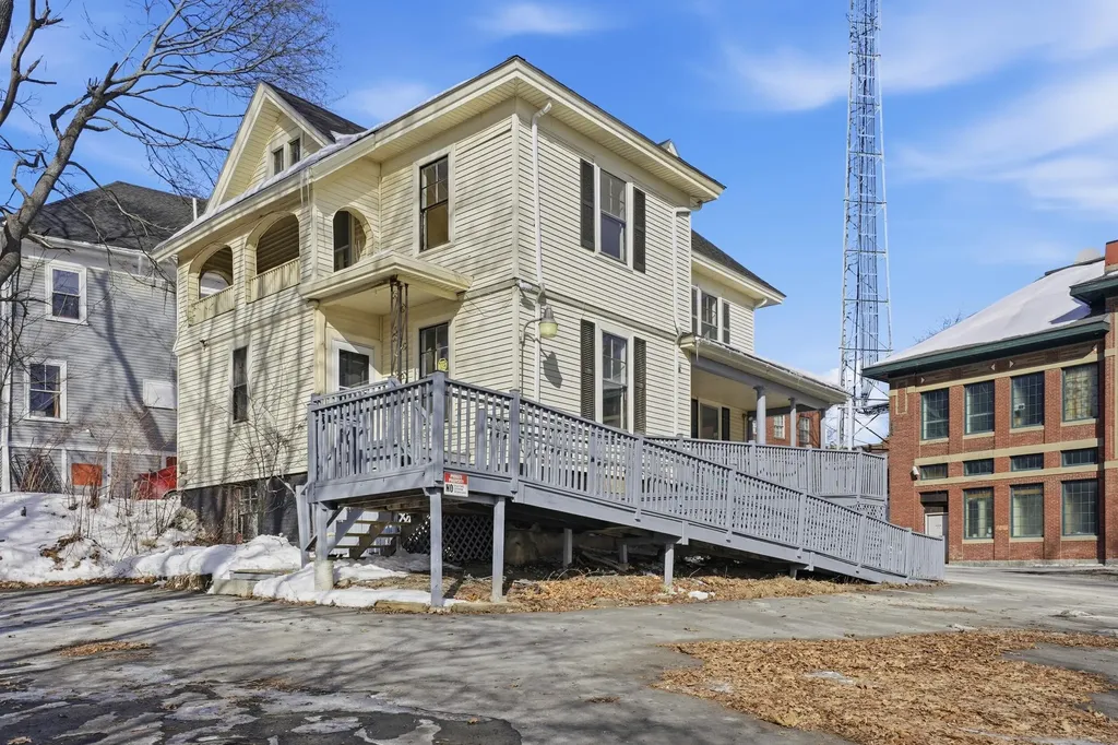 44 Center Street Bangor ME 04401