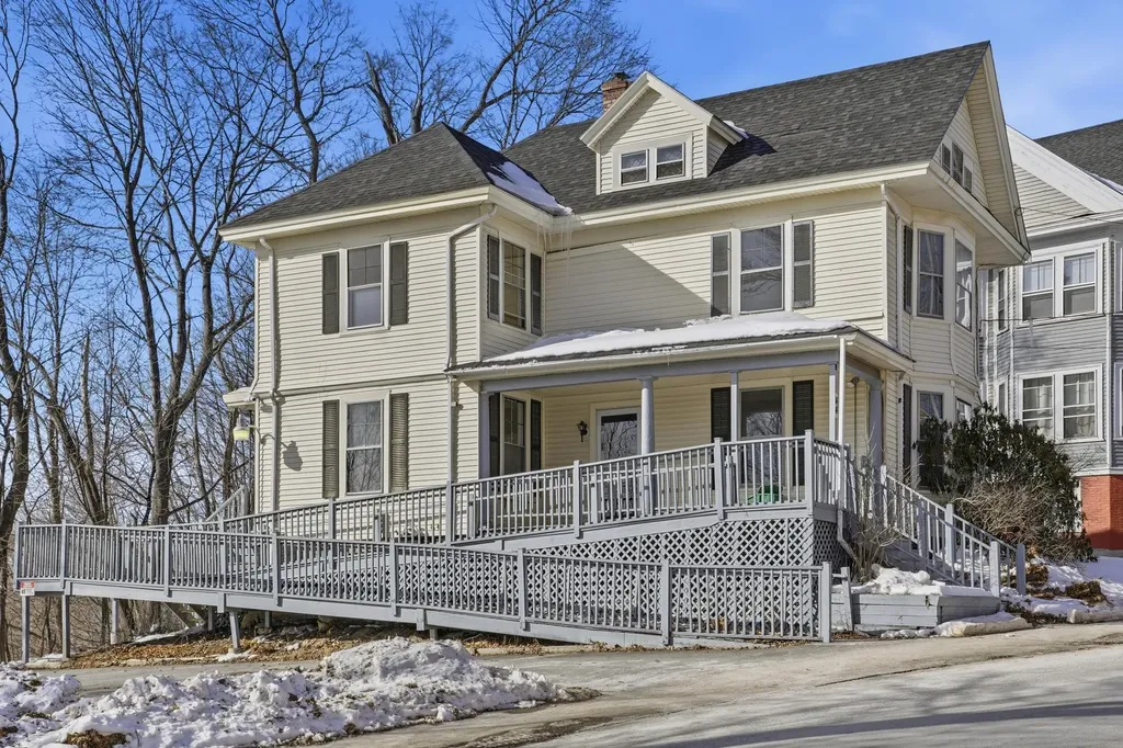 44 Center Street Bangor ME 04401