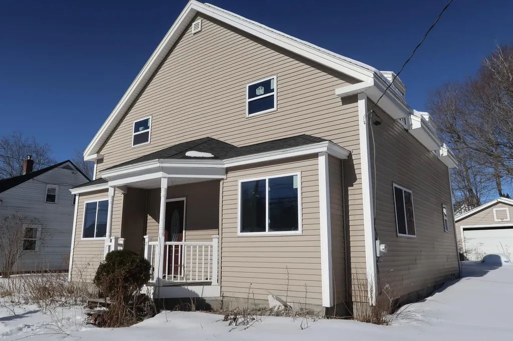 14 Heselton Street Skowhegan ME 04976