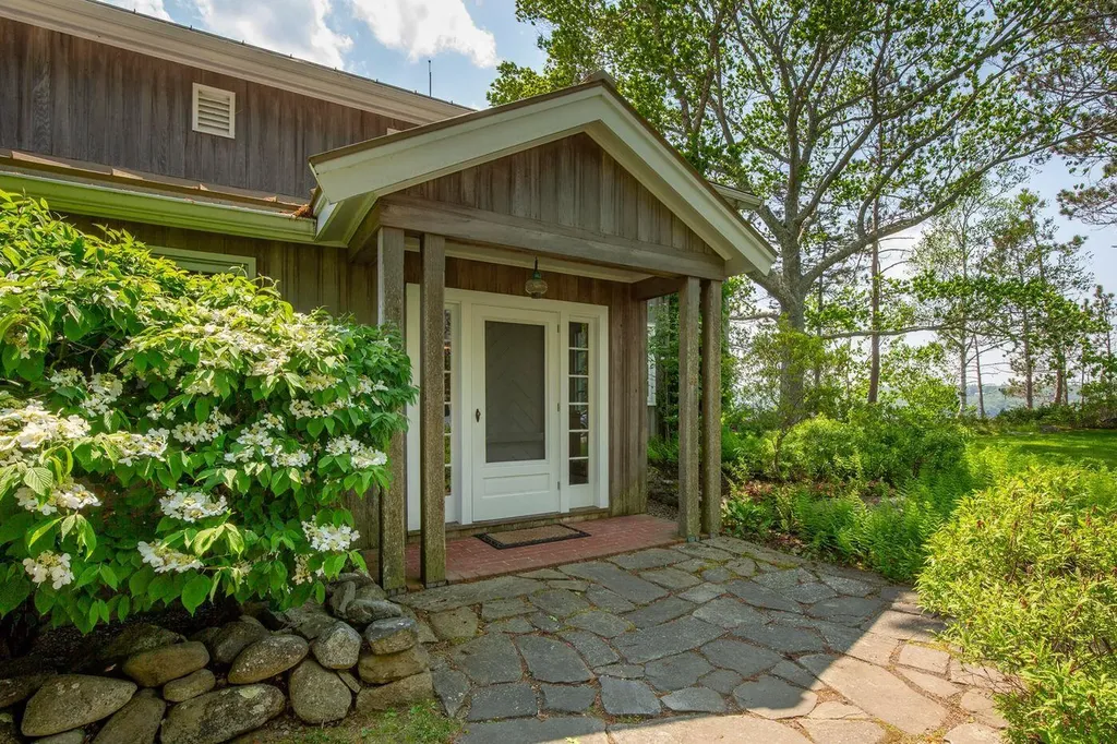 80 Hayfield Way Rockport ME 04856