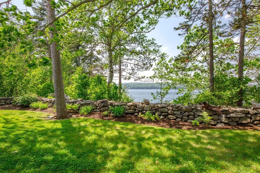 80 Hayfield Way Rockport ME 04856