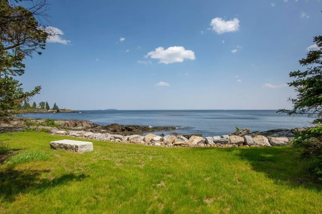 80 Hayfield Way Rockport ME 04856