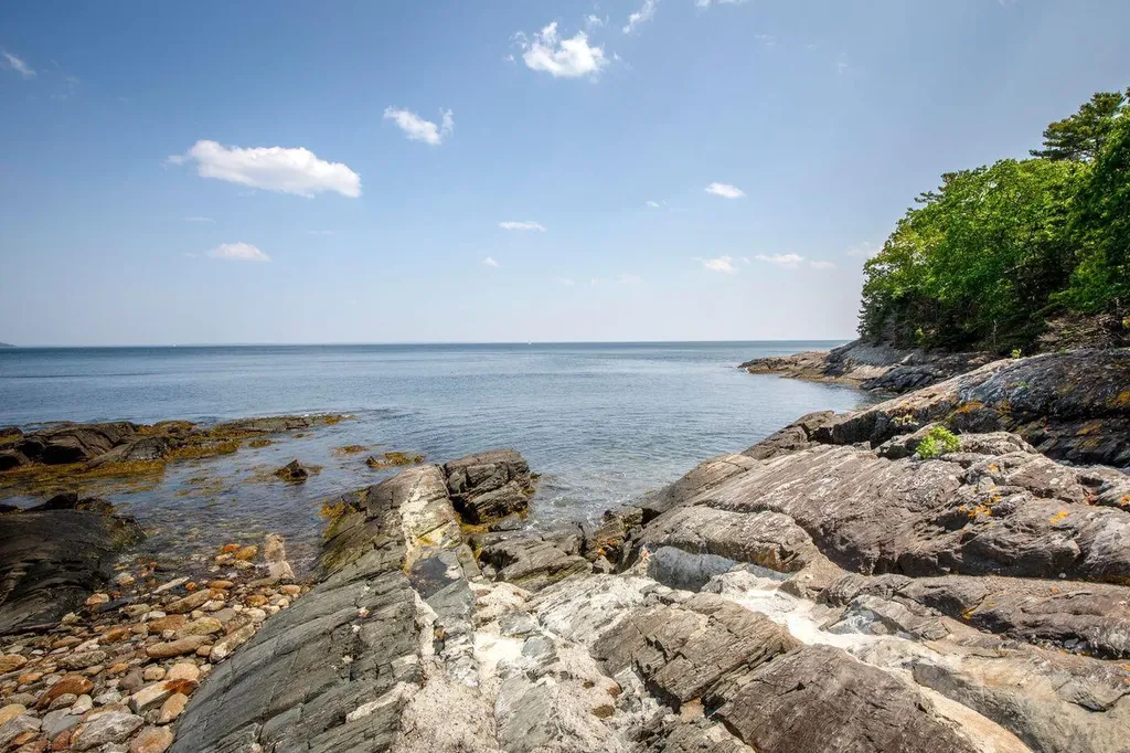80 Hayfield Way Rockport ME 04856