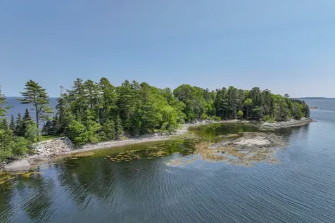 80 Hayfield Way Rockport ME 04856