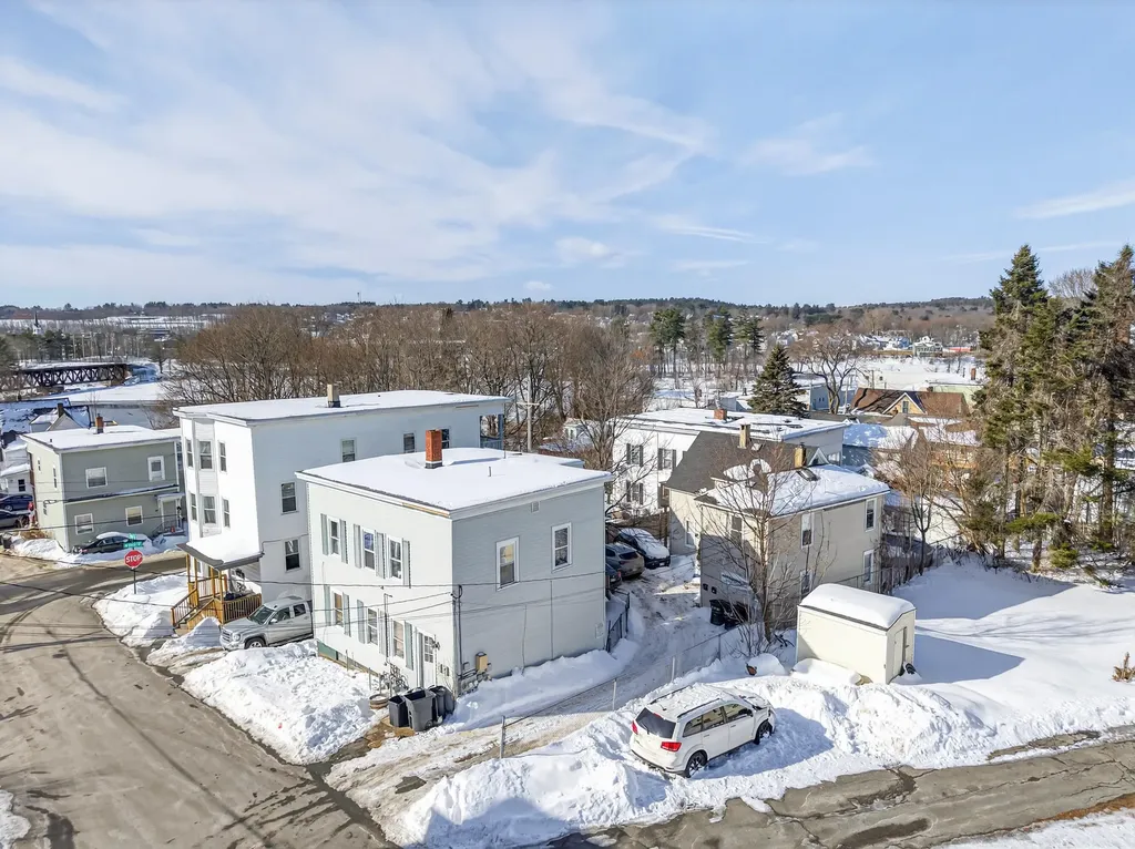 22 Summer St Rear Lewiston ME 04240
