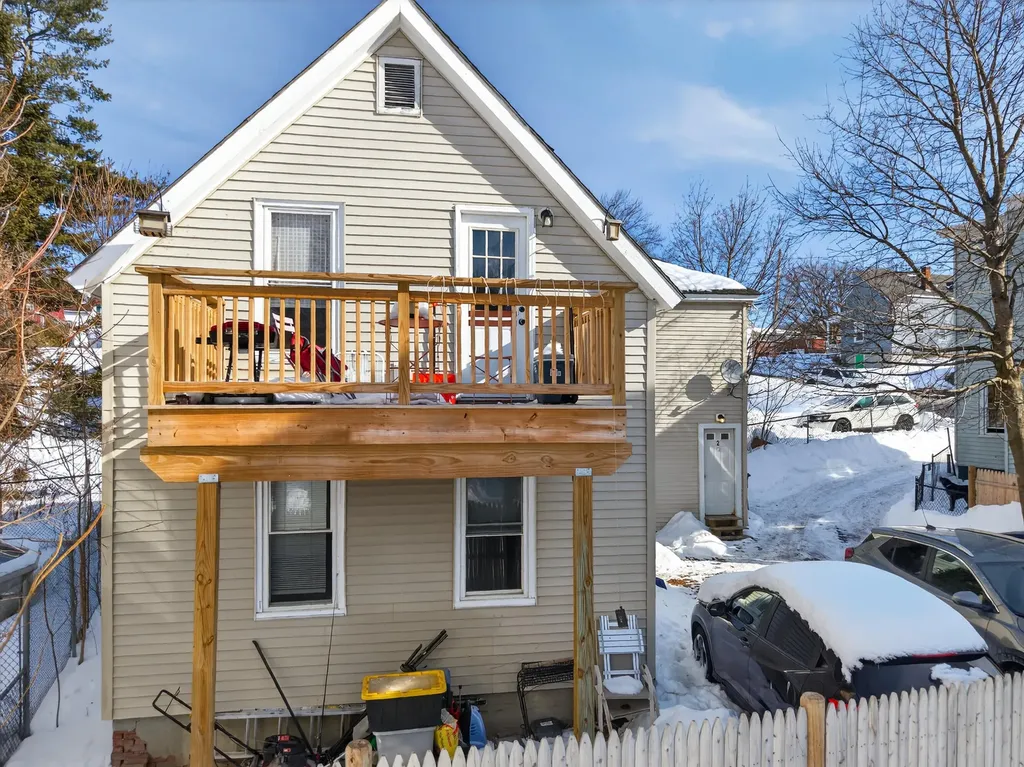 22 Summer St Rear Lewiston ME 04240