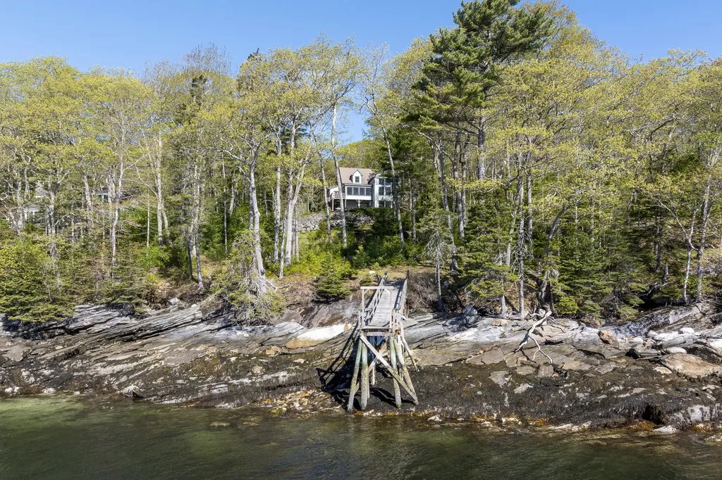 5 Southern Point Road Bristol ME 04564