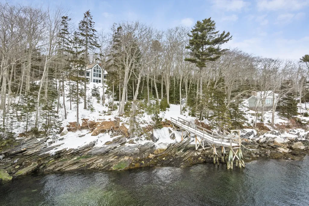 5 Southern Point Road Bristol ME 04564