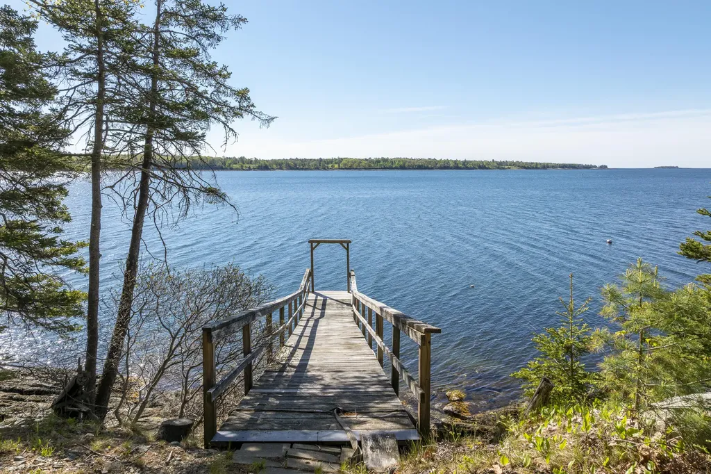 5 Southern Point Road Bristol ME 04564