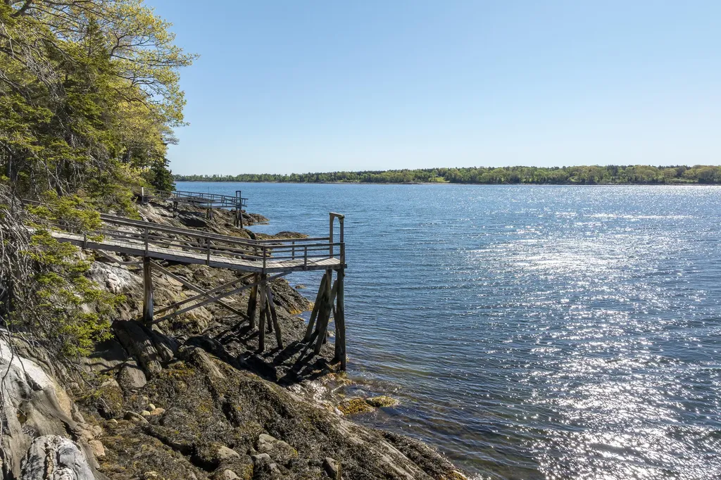 5 Southern Point Road Bristol ME 04564