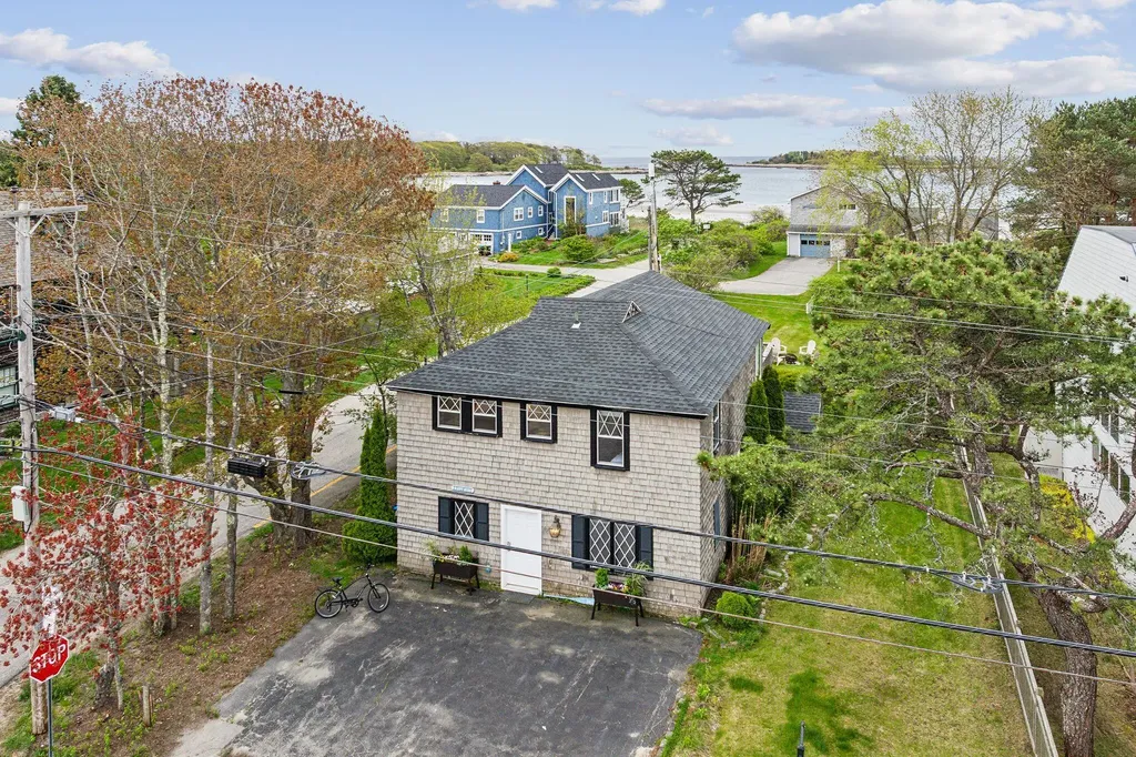 1081 Kings Highway Kennebunkport ME 04046