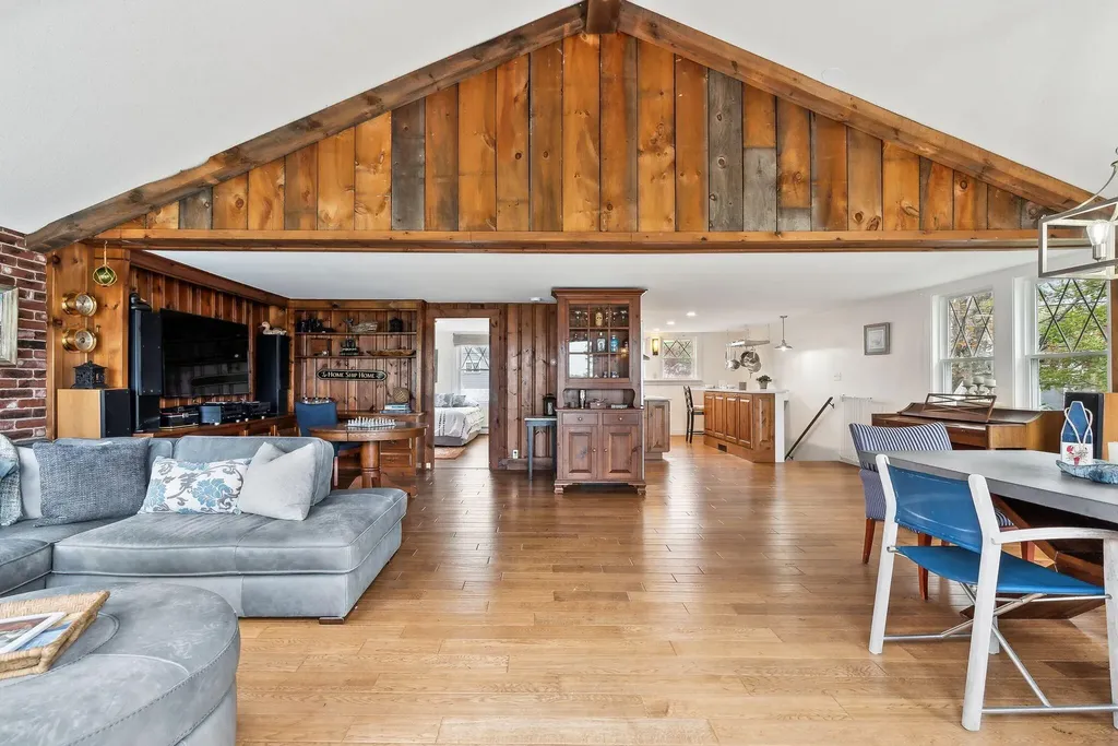 1081 Kings Highway Kennebunkport ME 04046