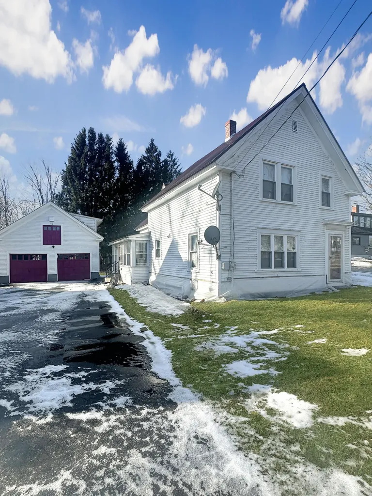 98 North Street Dover-foxcroft ME 04426