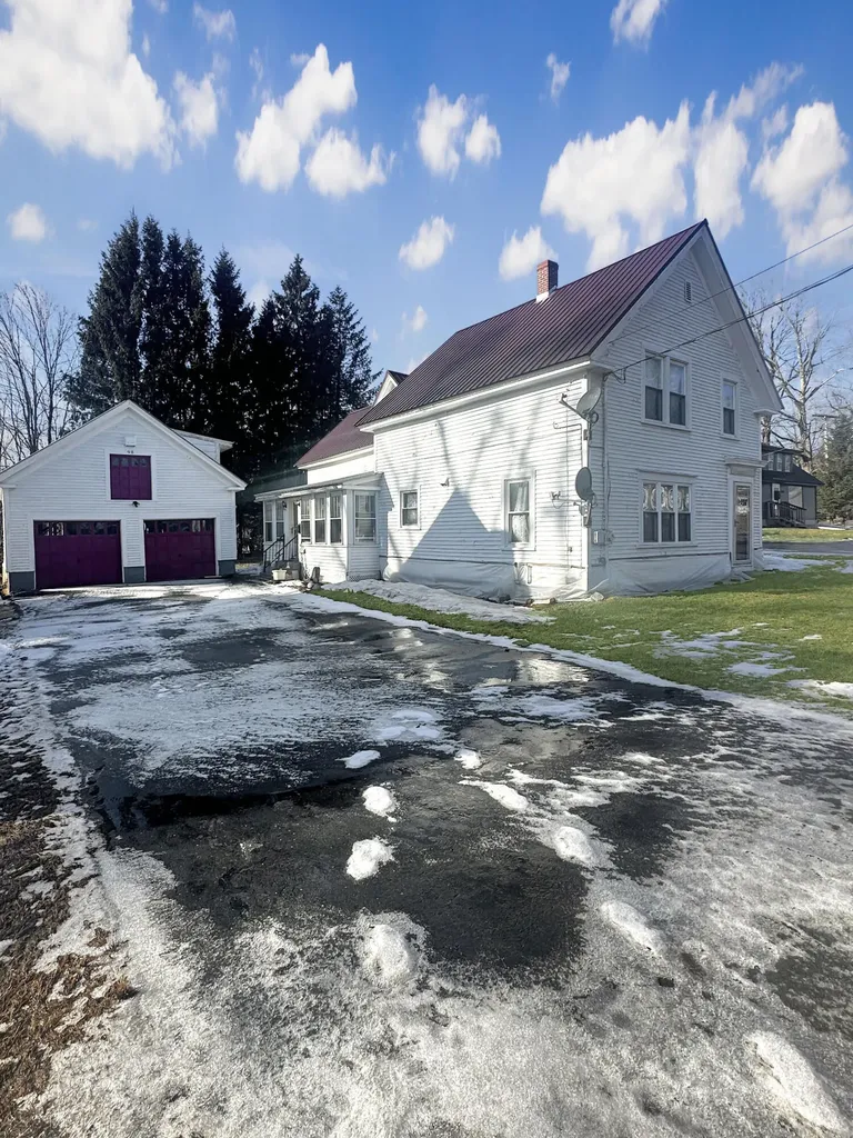 98 North Street Dover-foxcroft ME 04426