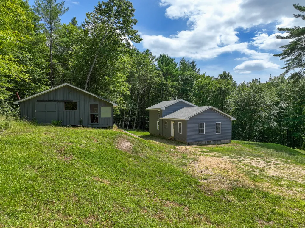 21 Coolidge Road Dixfield ME 04224