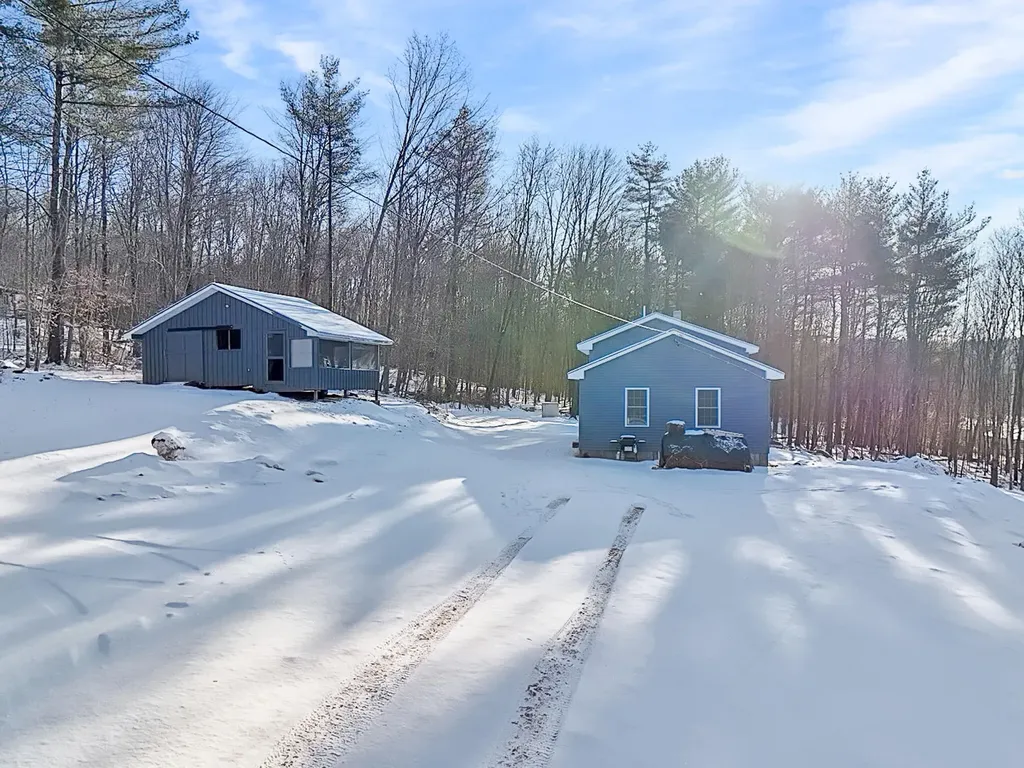 21 Coolidge Road Dixfield ME 04224