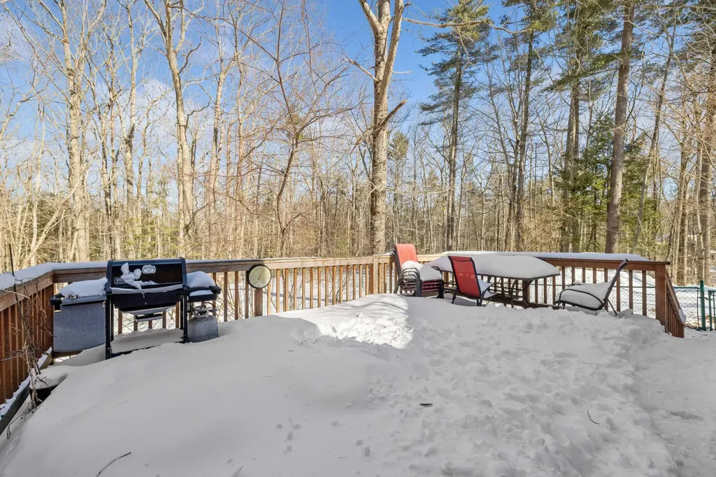9 Carriedale Lane Kennebunk ME 04043