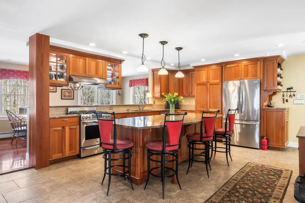 9 Carriedale Lane Kennebunk ME 04043