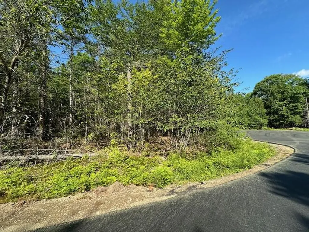 671 Stream Road Winterport ME 04496